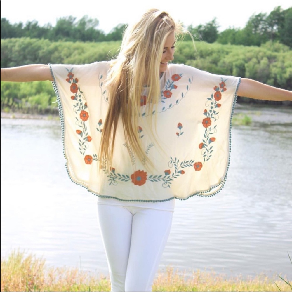 NWOT CREAM & ORANGE FLORAL BOHO BLOUSE - Picture 2 of 3